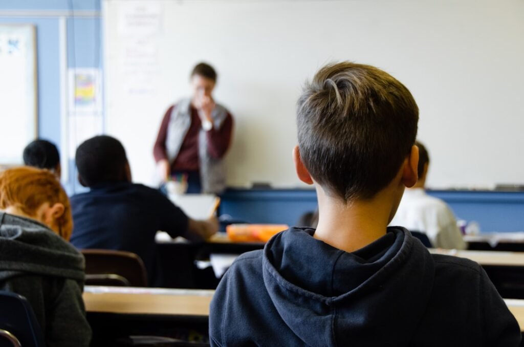 ‘Students must follow the rules’ - Education minister says schools’ grooming policies must be made clear to parents