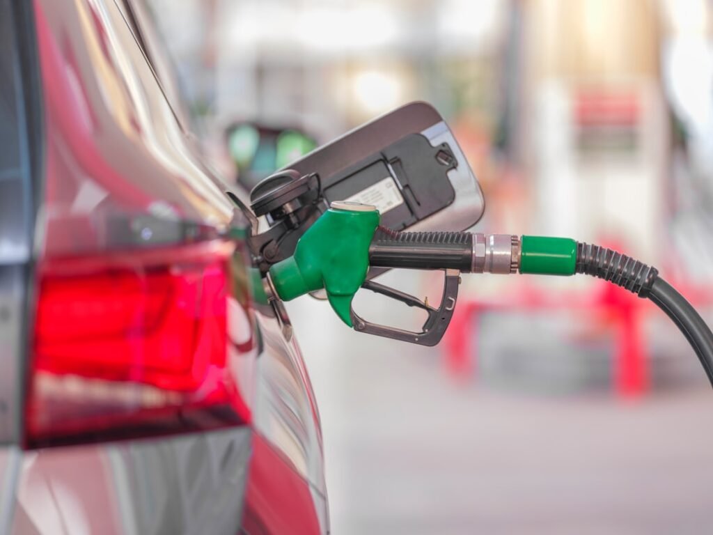 Driver fights to be reinstated after gas theft accusation, resignation