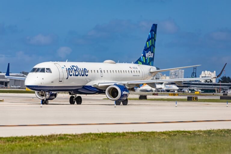 FLIGHT SQUEEZE – Ja-Florida fares soar past US$3,000 as travellers battle for scarce seats
