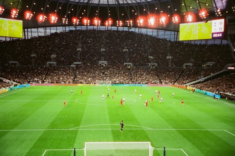 Late penalty for Liverpool denies Newcastle win