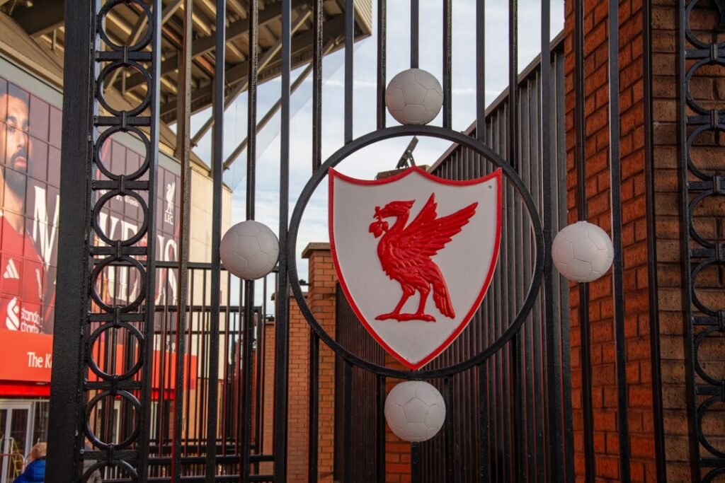 Liverpool turn attention to Sarr after Brighton reject Minteh bids