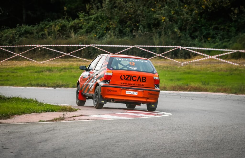 Pogacar fights off Mas challenge to win stage six