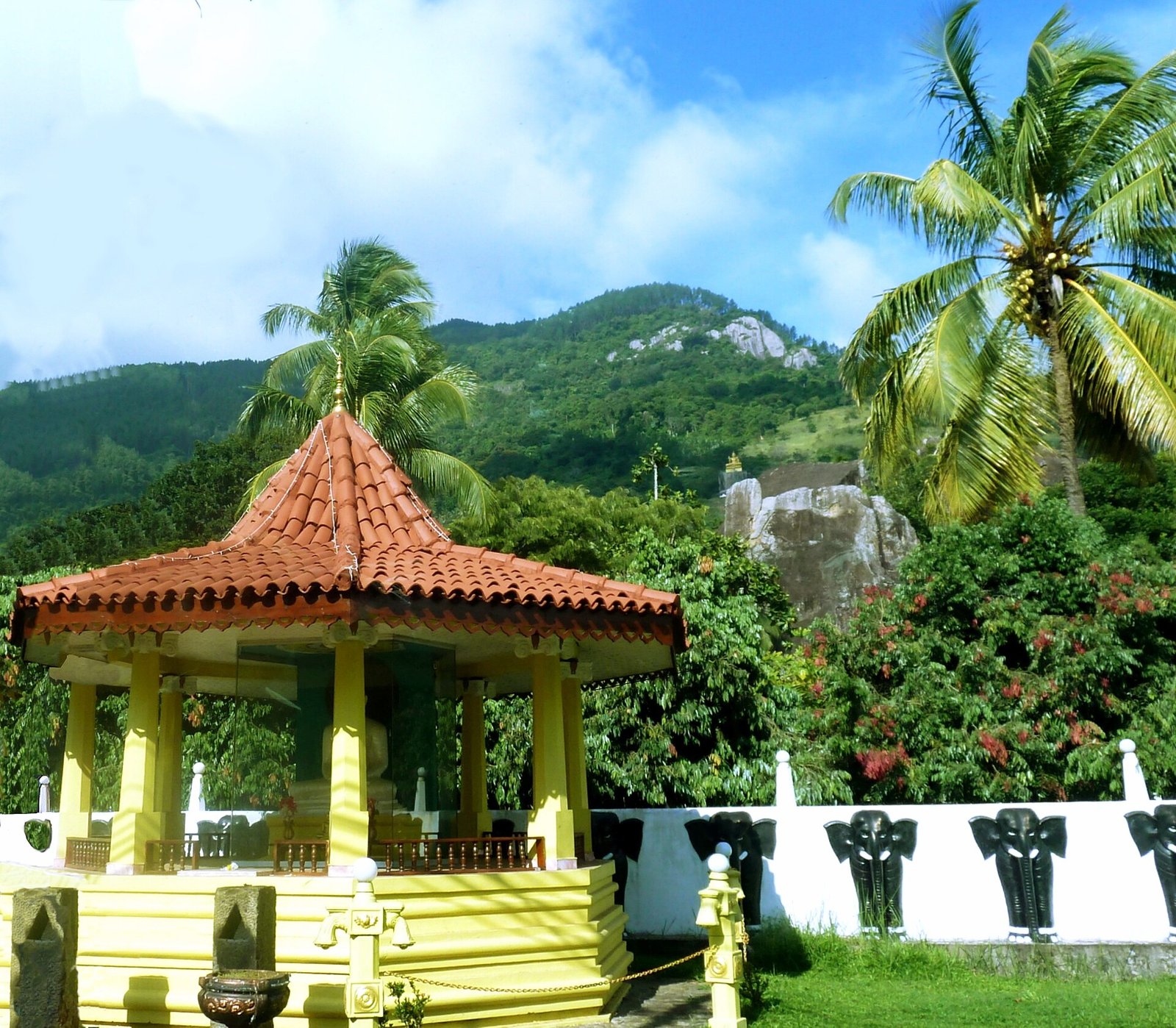 Aluvihare Cave Temple-Sri Lanka en 2015